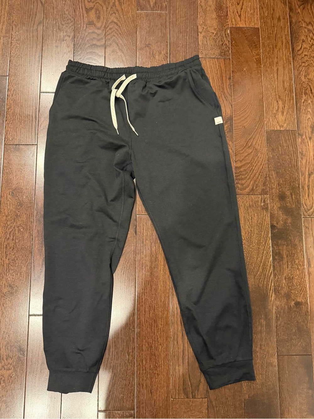 Vuori joggers black size medium